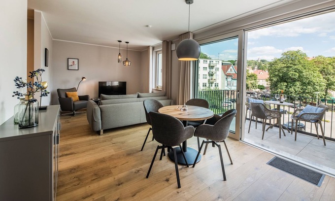 Eisenach Apartment | stylish, modern "SelectSuite" with balcony, central old town