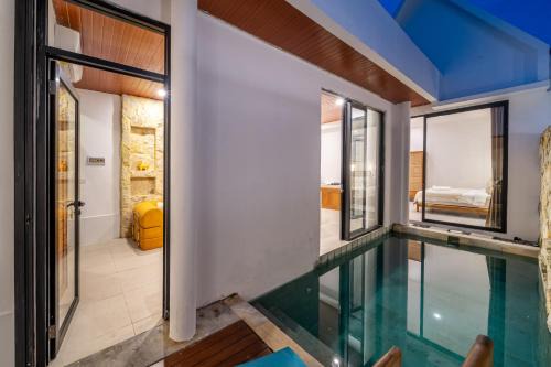 Padangsambian Klod Villa | Stylish Modern Villa - Prime Spot - Spacious Pool Retreat