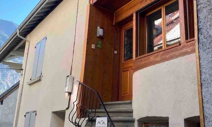 Le Bourg-d'Oisans House | STYLISH NEWLY RENOVATED TOWN HOUSE - SLEEPS 6