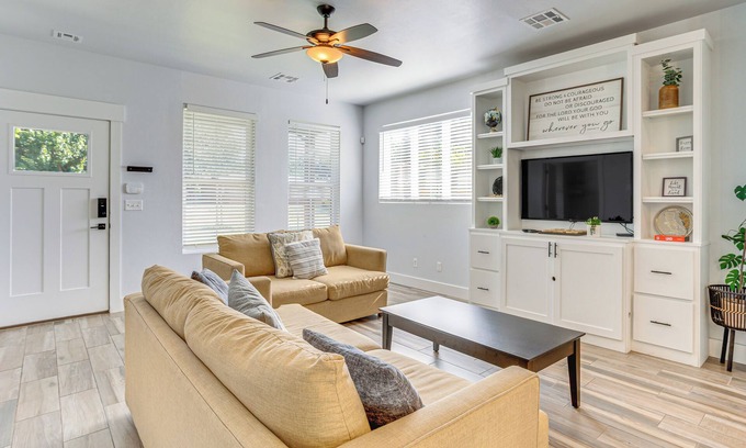 Central Oklahoma City House | Stylish OKC Farmhouse w/Garden - Close to OU
