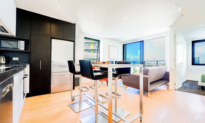 Newton Apartment | Stylish One Bedroom Apartment With Free Parking