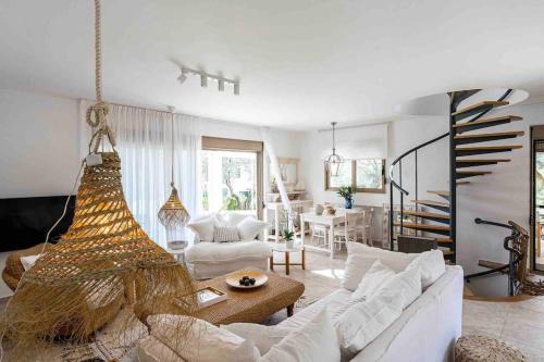 Haniotis Apartment | Stylish Pool Villa Konstantinidis Complex