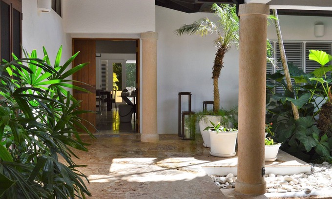 Vivero Villa | Stylish private hideaway