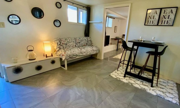 Inner Richmond Apartment | stylish quiet yet convenient to all shops in the heart of the city