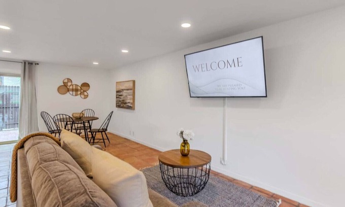 Thunderbird Condo | Stylish Retreat in El Paso Texas