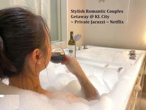 Taman Kobena Apartment | Stylish Romantic Couples Getaway at KL City 1419