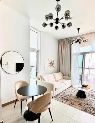 Jadaf Apartment | Stylish & Roomy 1BR in the Heart of the City
