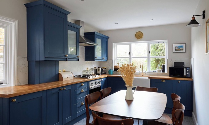 Whitstable House | Stylish seaside getaway, sleeps 6 in Whitstable