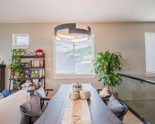 Central Okanagan House | Stylish Single House With Lake & Mountain View