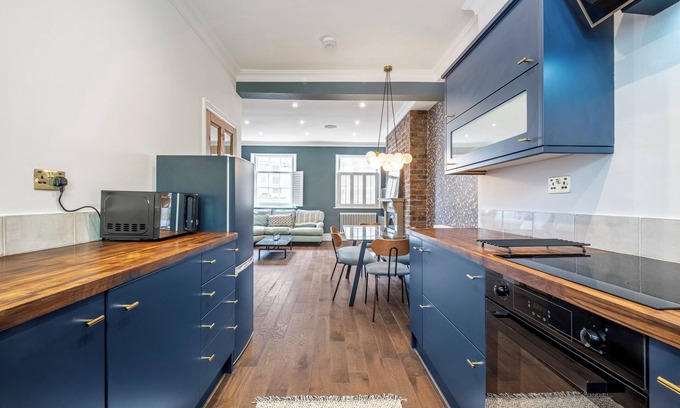Newcastle-upon-Tyne Apartment | Stylish & Spacious City Apartment (Sleeps 6)