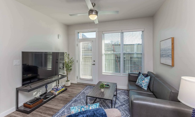 CUF Apartment | Stylish & Spacious Stay Near The Banks!