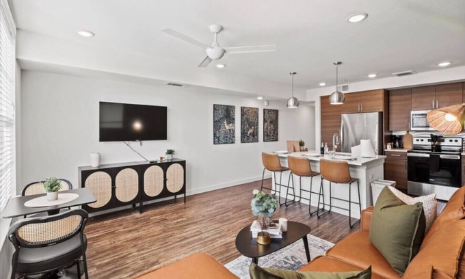 Oak Cliff Apartment | Stylish & Spacious Stay in the Heart of Dallas