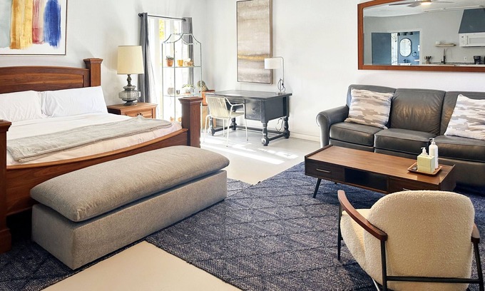 Central Oklahoma City Apartment | Stylish Studio 9 Mins from Asia District | Industrial Chic & Modern Comfort