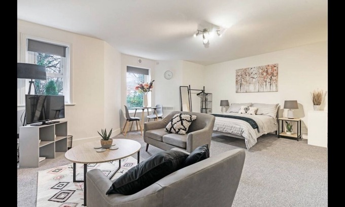 Royal Tunbridge Wells Apartment | Stylish Studio in heart of Tunbridge Wells
