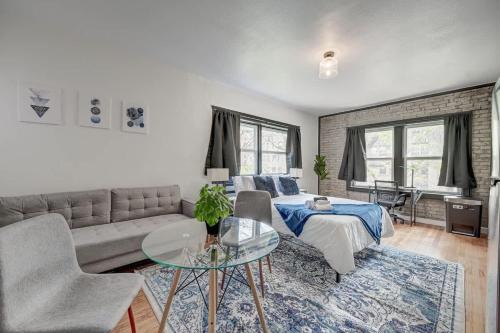 Lower East Side Apartment | Stylish Studio McKinley Beach - Brady St Lowr East