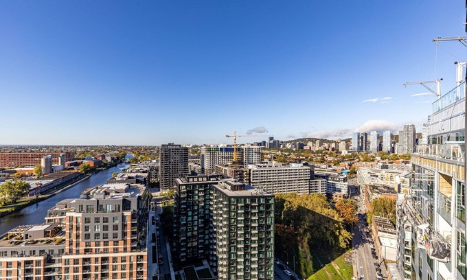 Griffintown Apartment | Stylish Studio on the 24th Floor in Griffintown City 5 mins from downtown