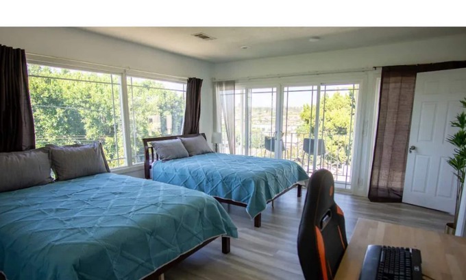 Monterey Park Apartment | Stylish Studio★Panorama view★Near DTLA★Sleeps 4
