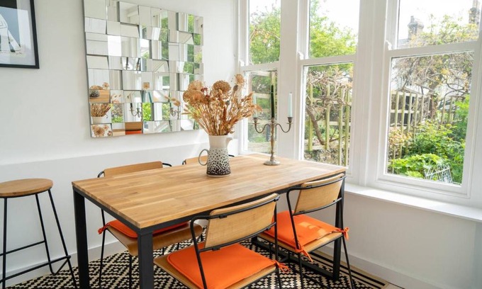 Ramsgate House | Stylish two bedroom terrace with garden