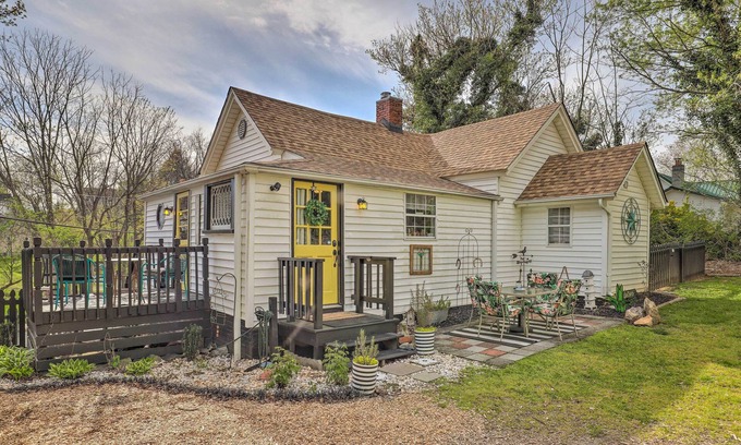 Woodfin House | Stylish Woodfin Home w/Backyard & Fire Pit