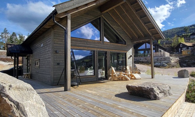 Kviteseid Cabin | Stylishly furnished chalet with a large terrace in Vrådal