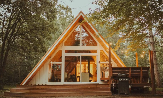 Brook Park House | Stylle Hytte / Northern Cabin Retreat