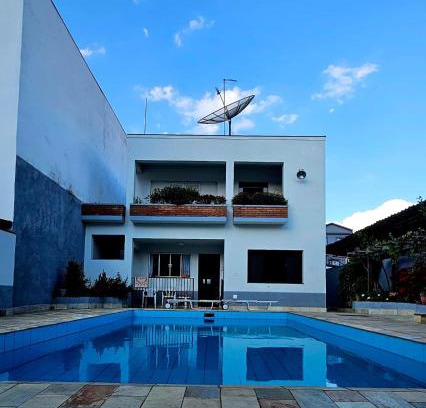 Socorro House | Suítes em rua principal de Socorro-SP