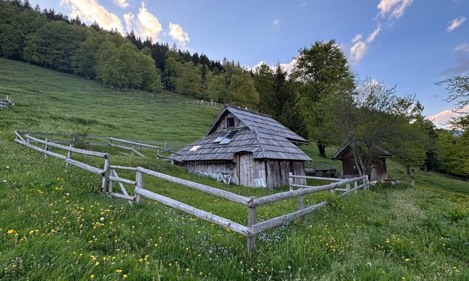 Kamnik Cottage | Suška Mountain Lodge - Alpine Tranquility
