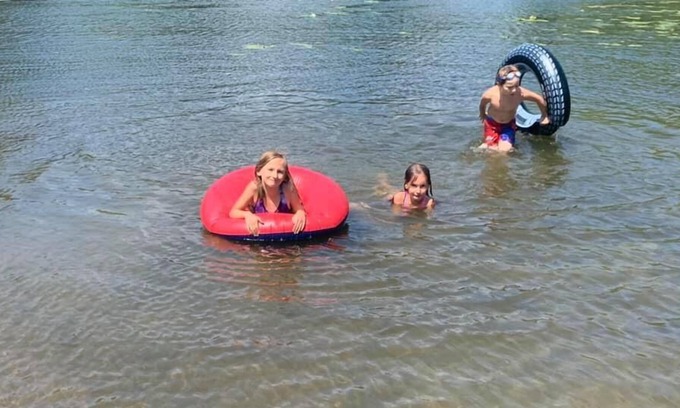 Seeleys Bay Hotel | Sunny Acres Resort and Marina