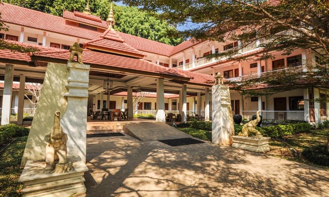 Hang Dong Resort | Suan Bua Hotel & Resort