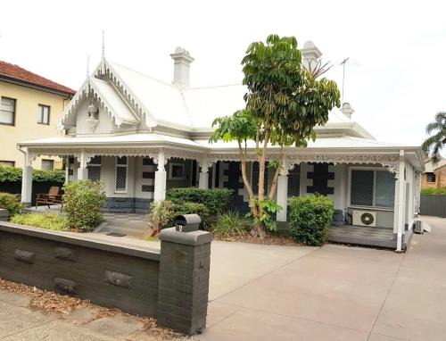 Shenton Park House | Subiaco Heritage House "gem"!