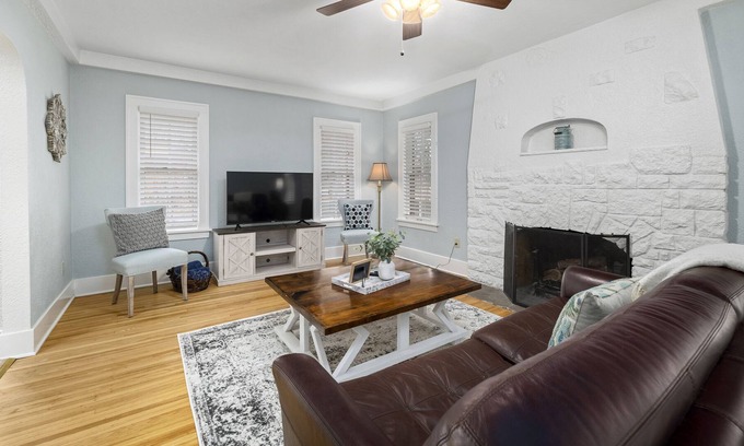 Aurora House | Suburban Cottage in Great Neighborhood