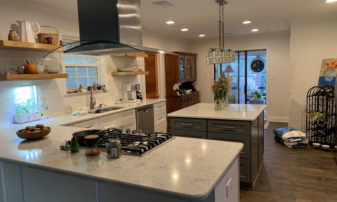 Berkeley Lake House | Suburban Home close to shopping, restaurants, parks, and 30 min. to Atlanta City