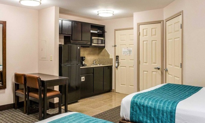 Westwego Hotel | Suburban Studios Avondale