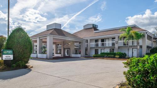 Kingsland Hotel | Suburban Studios Hotel Kingsland Near I-95
