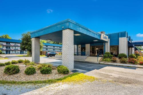 Middlesboro Hotel | Suburban Studios Middlesboro