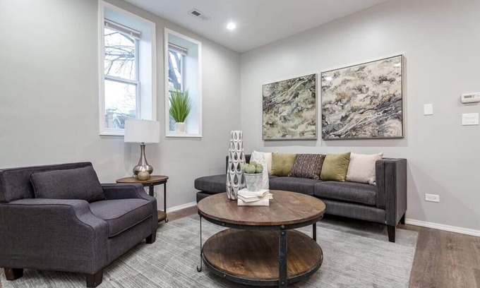 Wrightwood Neighbors Apartment | Suite 1 on Southport 4 Queen Beds!
