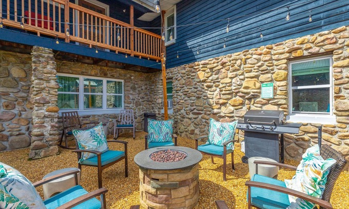 Rock Spring House | Suite 100: 5 BR Suite at Rock Spring Resort