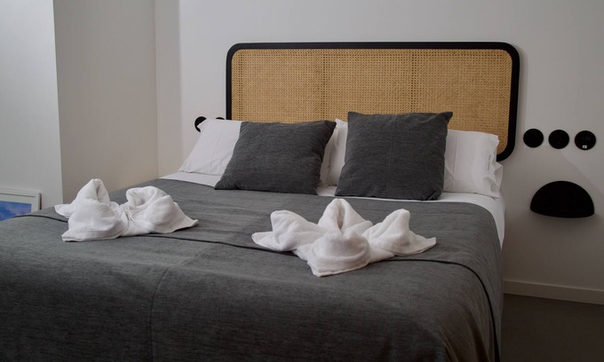 Figueras (Castropol) Apartment | Suite 101 - 2 Bedroom Suite at Amando Perez Suites