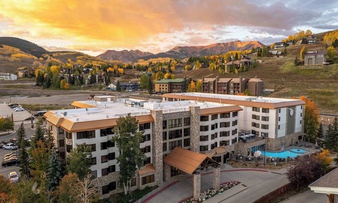 Crested Butte Condo | Suite 153 at Perfect Location w Pool & Hot Tub