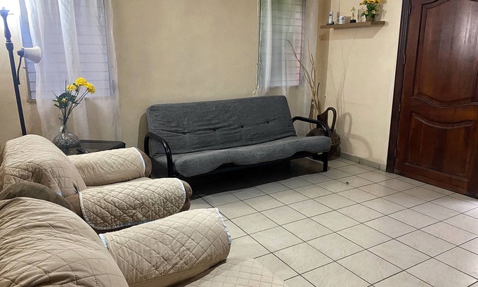 San Pedro Sula Apartment | Suite 2 Hab, 2 Baños, 3 Camas, Sala, Comedor, Cocina, Sofá Cama y Parqueo