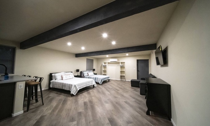 Sonoita Apartment | Suite 3 is nestled between Dos Cabezas winery and the Ranch House Tavern.