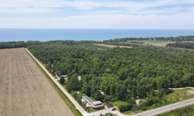 Bluewater Apartment | Suite 5 - Relax in beautiful Bayfield - 15min from Grand Bend