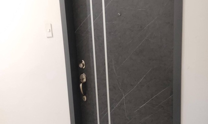 Portoviejo Apartment | suite acogedora y equipada, garaje con control, segura junto al parque Rotonda