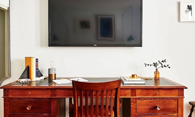 Adams Morgan Hotel | Suite Bliss, Near Zoo and Parks, Stylish Experience, 2 Pet-Friendly Units!