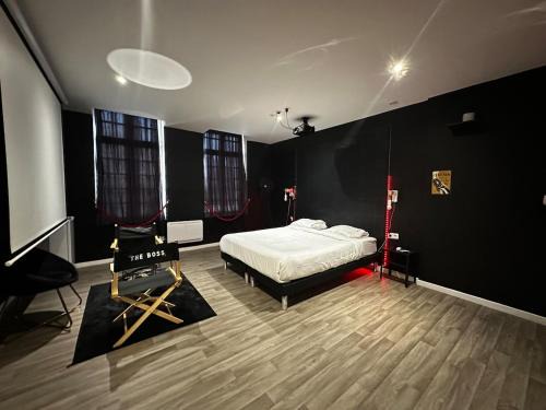 Roubaix Apartment | Suite Cinéma #5#- Jacuzzi & projecteur-self check-in