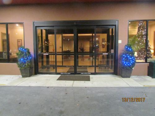 Mattoon Hotel | Suite Dreams Hotel