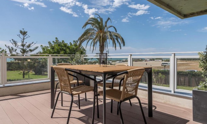 Guadalmar Apartment | Suite Homes Hesperides garden beach