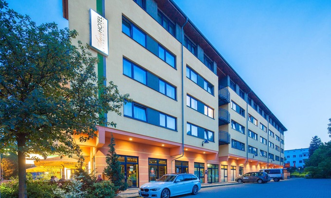 Ost Hotel | Suite Hotel Leipzig - Suite with kitchen/bathroom and 2 separate rooms
