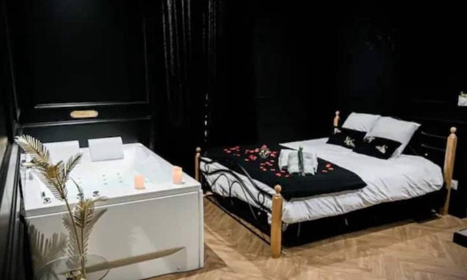 Quartier Saint-Clement - Jardin des Plantes Apartment | Suite Impériale Jacuzzi ~ Cinéma ~ Self Check-in