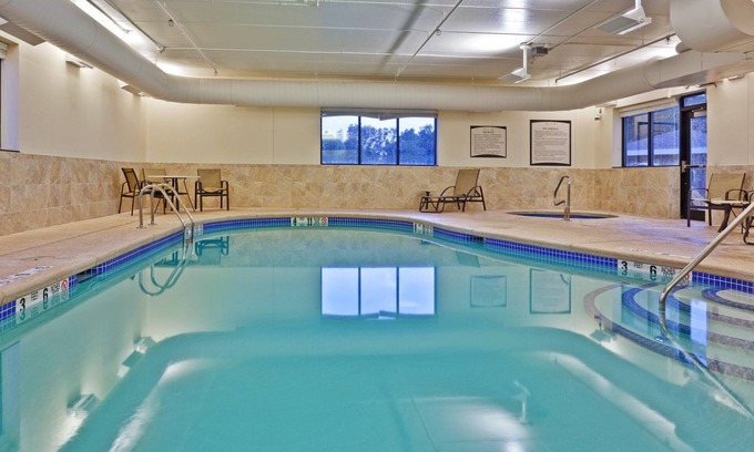 West Seneca Condo | Suite Just 30 Miles from Niagara Falls | Indoor Pool, Shared Hot Tub + Gym